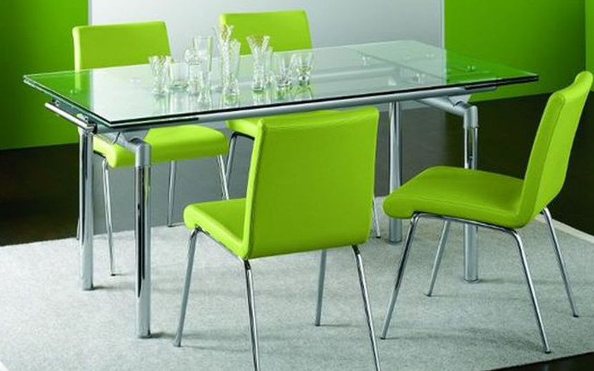 Цветные столы. Стол обеденный Domino Glass. Стеклянный стол для кухни. Стеклянный стол в интерьере. Столы и стулья для кухни.